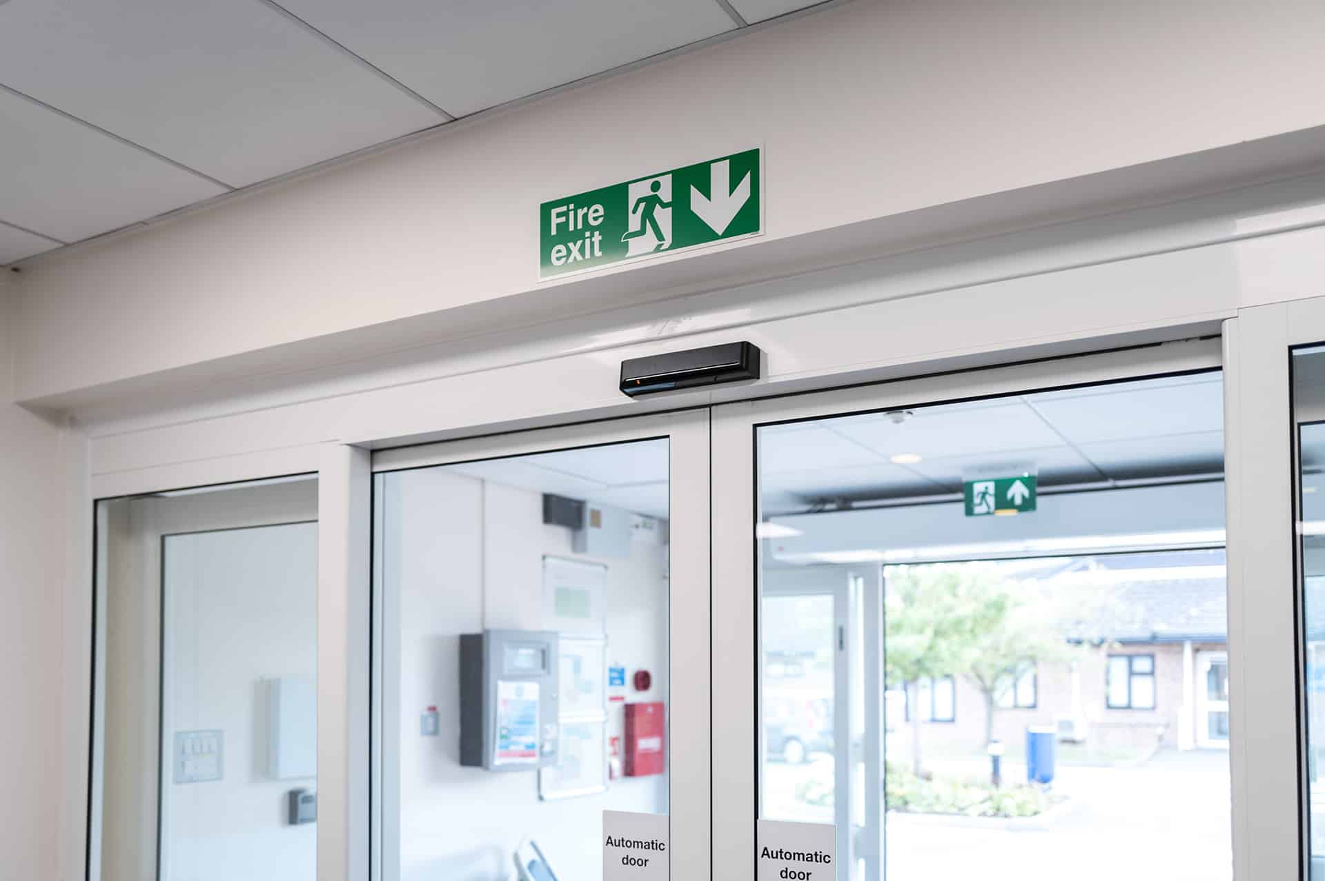Eingangstüren überprüfen